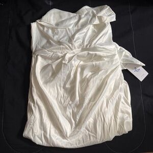 Elegant White Strapless Dress